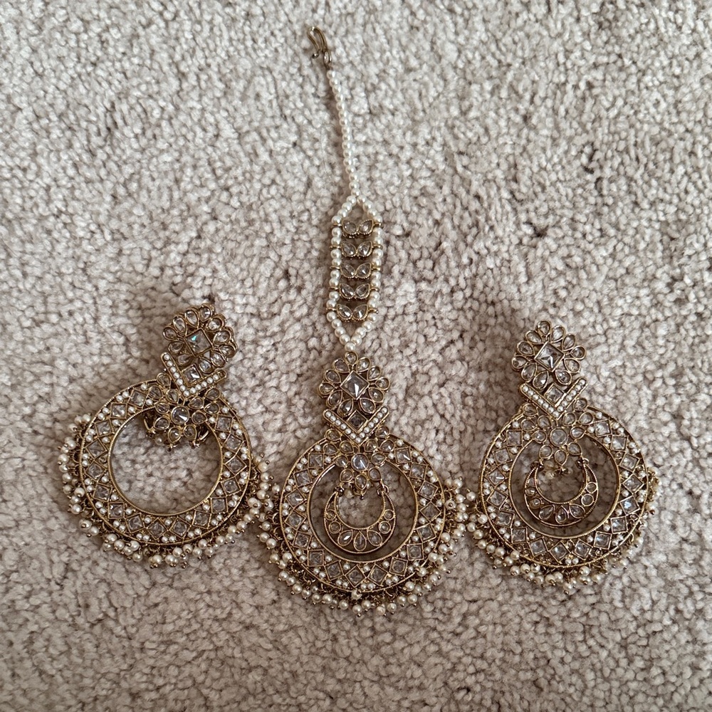 Elegant Maang Tika and Earring Set